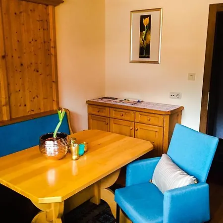 Gastehaus Hochtirol بيت ضيافة تكس