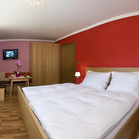 بيت ضيافة Gastehaus Hochtirol *