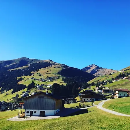 Gastehaus Hochtirol بيت ضيافة تكس